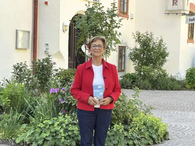 Die staatlich geprüfte Fremdenführerin Margarethe Zaucher erzählt im Rahmen ihrer Stadtführungen alles, was man über Feldkirchen wissen sollte. | Foto: MeinBezirk