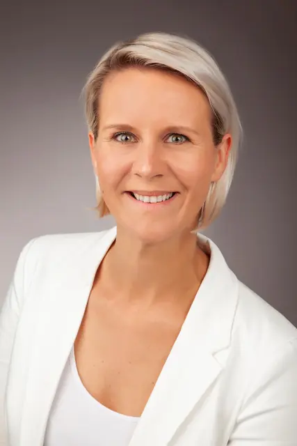 Das ist das Gesicht zur Stimme: Ab 27. Mai kommen Haltestellen-Durchsagen in Grazer Öffis von Simone Koren-Wallis. | Foto: Fischer