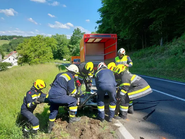 Die Feuerwehren waren unter der Leitung von St. Stefan mit den Aufräumarbeiten beschäftigt.