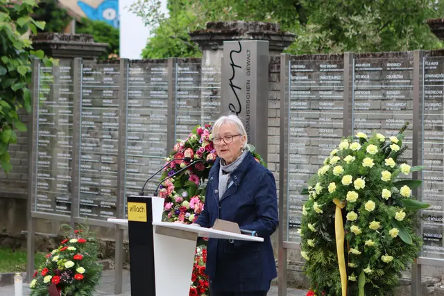 Sabine Schautzer eröffnet die Veranstaltung. | Foto: Boris Novak