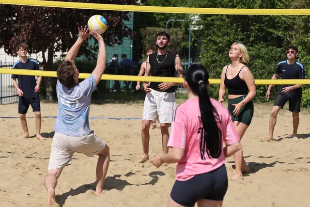 Sport, Teamgeist und Berufsorientierung standen im Mittelpunkt der AK Young Sporttage, bei denen Schülerinnen und Lehrlinge aus dem ganzen Burgenland gegeneinander antraten. | Foto: Arbeiterkammer