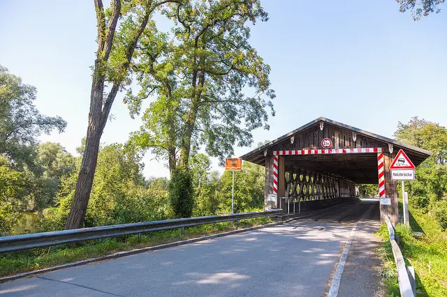 Über diese alte Holzbrücke marschierte 1809 das Heer Napoleons als die Stadt Schärding zerstört wurde. | Foto: Gruber
