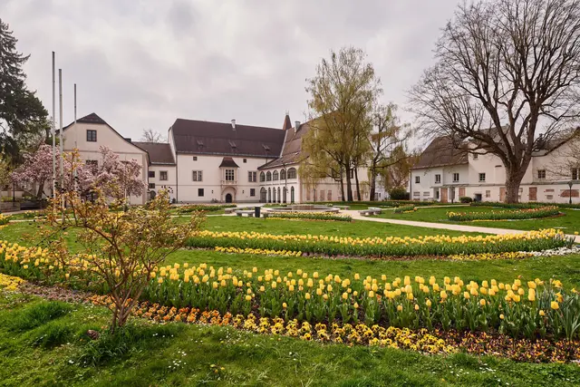 Im Burggarten wurden 500 Meter Wasserleitungen verlegt. | Foto: Stadt der Gärten/SoulSpaceStudios