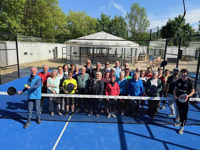 NÖ Seniorinnen und Senioren des Bezirks Mistelbach entdecken Padel-Tennis für sich
.  | Foto: Schultes