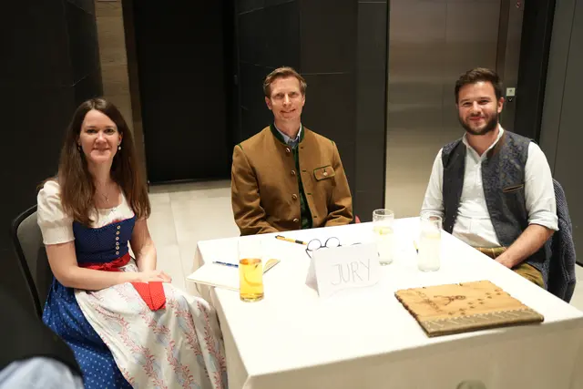 dreiköpfige Jury bestehend aus Elisabeth Eder-Marböck, Roland Mayer-Sams und Dominik Meißnitzer. | Foto: Johannes Burger/Stadtgemeinde Bischofshofen