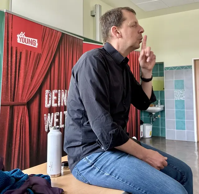 AK YOUNG bringt Kabarettist Ingo Vogl in die PTS Griesbach