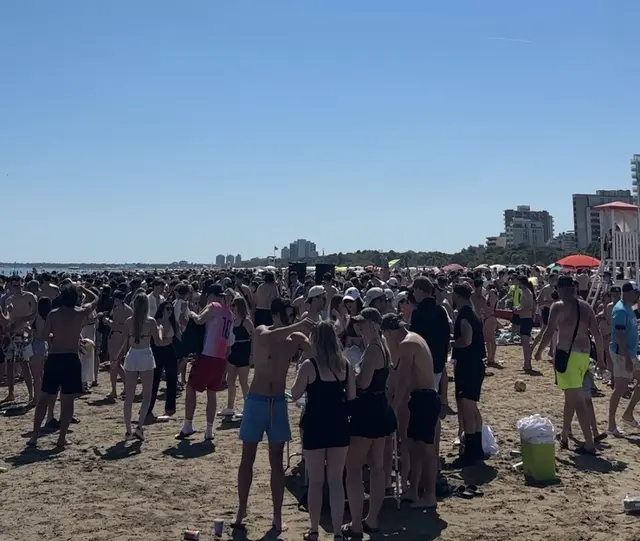 Wie Kärntner jetzt mit strengeren Regeln in Lignano feiern