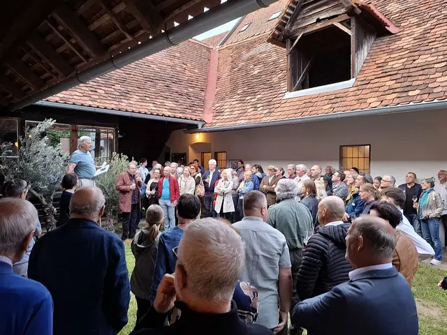 Volles Haus bei der Vernissage