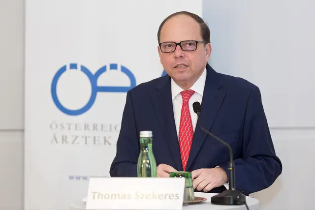 Steinhart ist seit mittlerweile vier Jahren Präsident der Ärztekammer und löste damals Thomas Szekeres (Foto) ab. (Archiv) | Foto: ÖÄK/Bernhard Noll