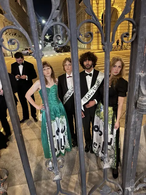 Die Leitung des Concordia Ball müsse sich dem Beschluss der Rathauswache beugen, sagte man den Gästen. | Foto: Lobau Bleibt