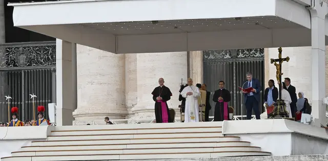 Die Rede des Papstes wurde in zehn Sprachen verlesen. | Foto: Manfred Hassl