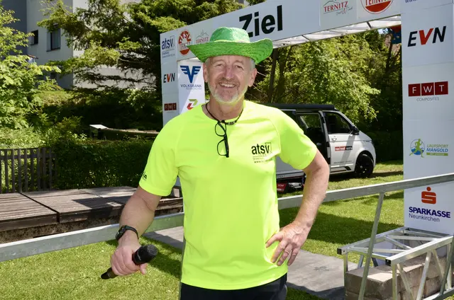Obmann vom ATSV Tri Ternitz Martin Dvorak erfreute sich über die perfekten Wetterbedingungen an diesem Pfingstsonntag. | Foto: Elisabeth Peinsipp