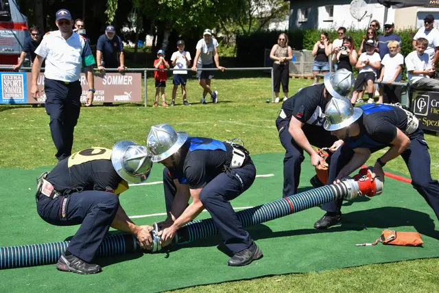 Die Feuerwehren aus dem Bezirk Oberwart und Gastwehren zeigten ihr Können beim Leistungsbewerb in Wolfau. | Foto: Bezirksfeuerwehrkommando Oberwart/Alexander Flaschberger