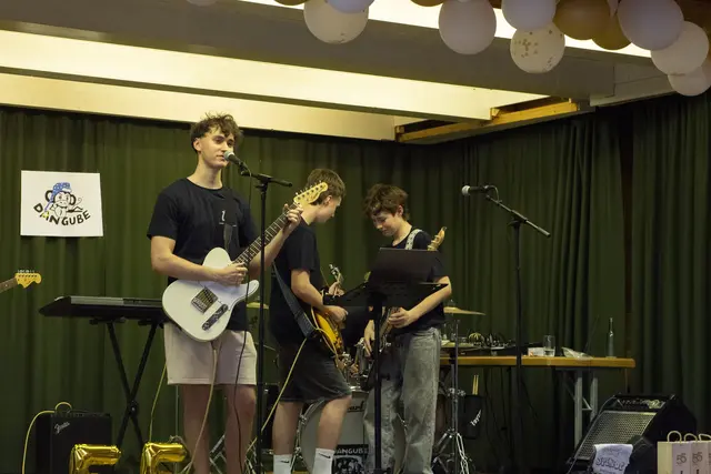 Auch die Band "Dangube" war vor Ort und sorgte für eine ausgezeichnete Stimmung.  | Foto: Sophia Braun