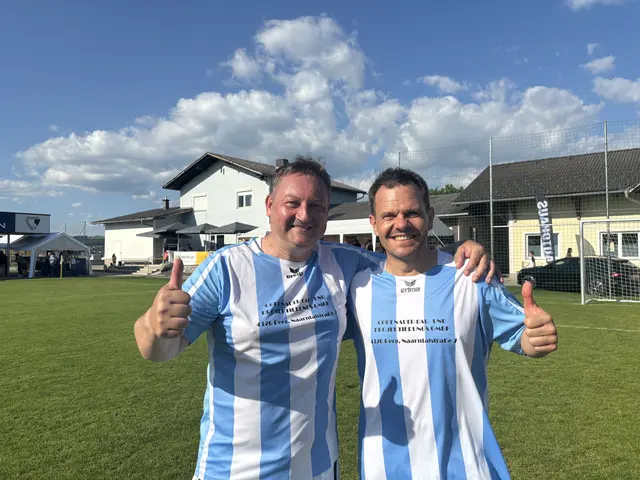 Markus Lugmayr-Lettner und Mario Pfeiffer von den Union Naarn Oldstars | Foto: MeinBezirk Perg/Köck