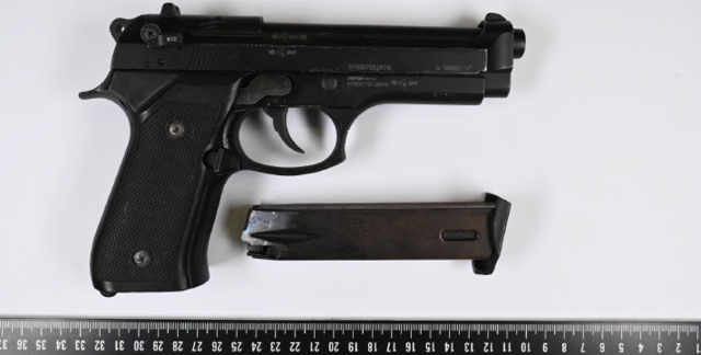 Im Zuge der weiteren Erhebungen konnte außerdem der Verbleib der Faustfeuerwaffe – es handelt sich dabei um eine Schreckschusswaffe – geklärt werden. | Foto: LPD NÖ