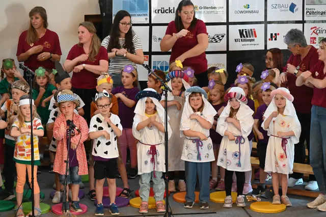 Aufführung der Kinder | Foto: Albert Kern/BGBTV