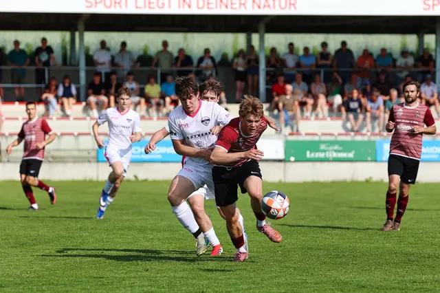 Eidenberg – in den neuen weißen Trikots – gelang über Herzorgsdorf ein 3:1-Heimerfolg. | Foto: Reischl