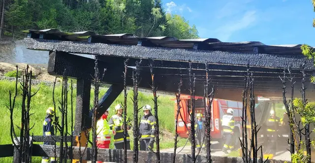 Gleich zwei Brände hielten die Feuerwehren in Atem