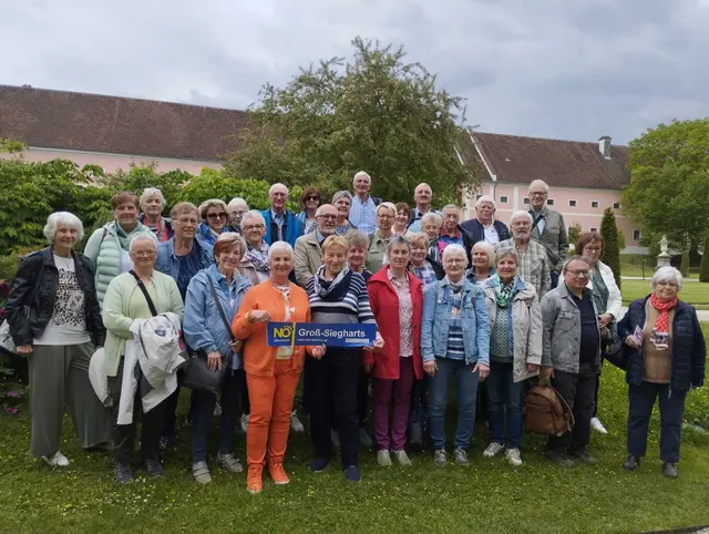Senioren besichtigen die Landesausstellung in Mauer