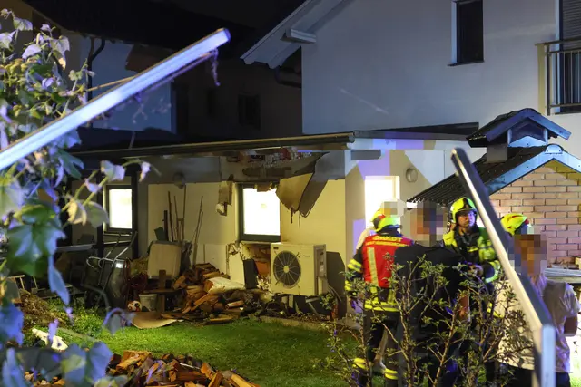 Gartenbrand hielt Feuerwehr in Atem, doch Schlimmeres wurde verhindert