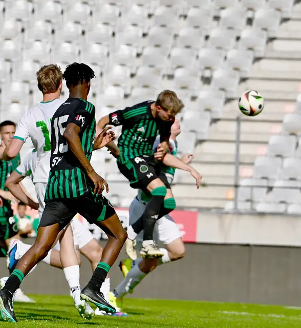 Doppelschlag: Florian Kopp wuchtete das Leder in der 44. Minute per Kopf ins WSG-Gehäuse. | Foto: Hassl
