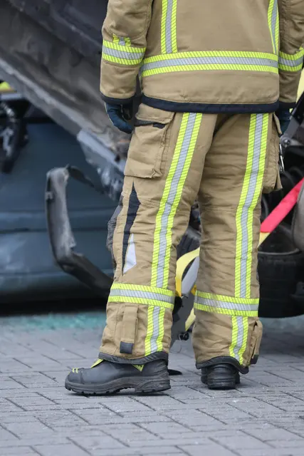Einsatzkräfte der Freiwilligen Feuerwehr löschten am Montagabend zwei Brandereignisse in Tirol – in Sölden einen Pkw-Brand im Bereich des Motorraums sowie in Walchsee einen in Brand geratenen Mülleimer in einer öffentlichen WC-Anlage. Verletzt wurde niemand. | Foto: pexels / Ann H
