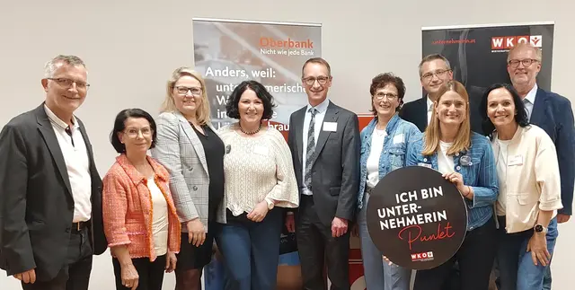 Von links: Thomas Denk, Andrea Chalupar, Martina Schwarz, Elvira Fleischanderl, Markus Gringer, Eva Eder, Johann Lefenda, Karin Kolm, Verena Tutschek und Christian Naderer. | Foto: WK Freistadt
