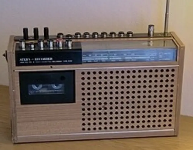 „Stern“ Kassetten Recorder mit Radio