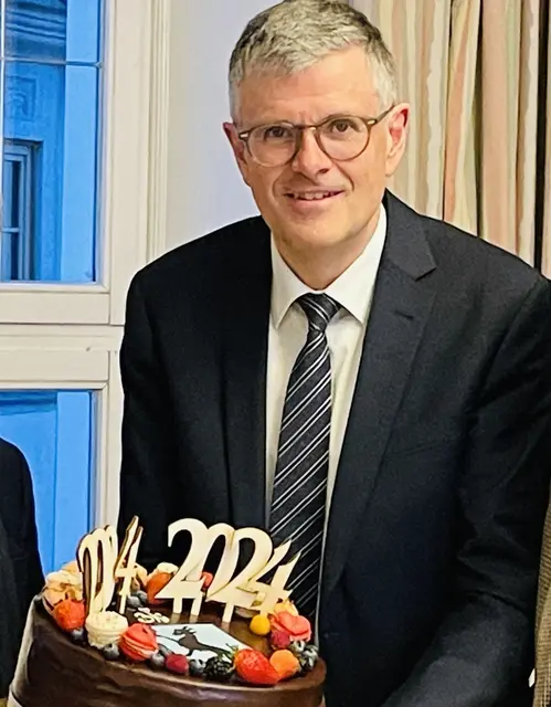 „Die immensen Staubildungen während der Hochsaison sind ein großes Problem für die Bevölkerung und vor allem auch unsere heimischen Betriebe", so Kitzbühels Bürgermeister Klaus Winkler. | Foto: Obermoser