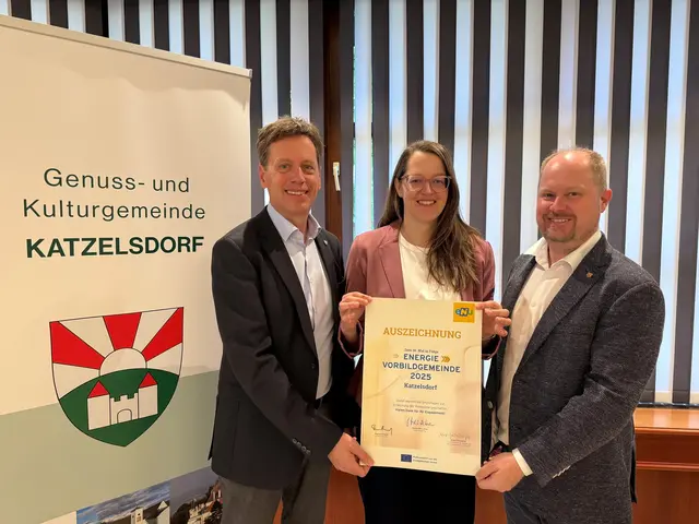 Goldene Urkunde, Katzelsdorf glänzt als Energievorbild in NÖ
