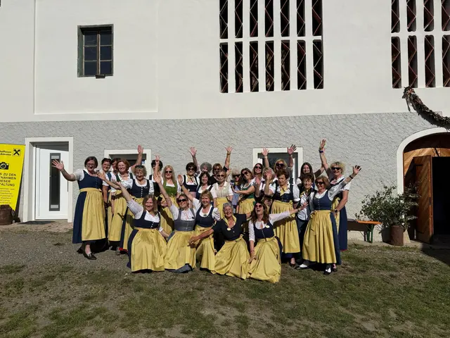 Der Alpakahof der Familie Glanzer in Hintnausdorf wurden von den St. Veiter Clubschwestern liebevoll zu einer urigen Kirchtagkulisse umgewandelt. | Foto: Soroptimist Club St. Veit/Glan