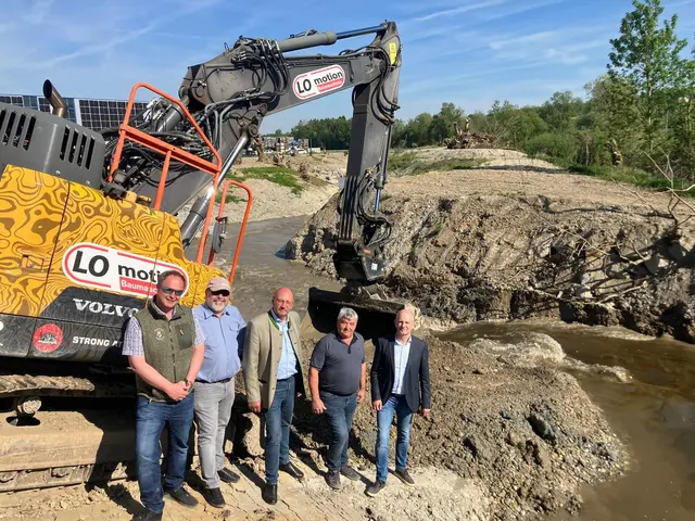 V. l.: Harald Reder, Josef Mader, Gewässerbezirk Grieskirchen, St. Florians Ortschef Bernhard Brait, Walter Etzl und Obmann Walter Steininger, Wasserverband Pramtal. | Foto: Wasserverband Pramtal