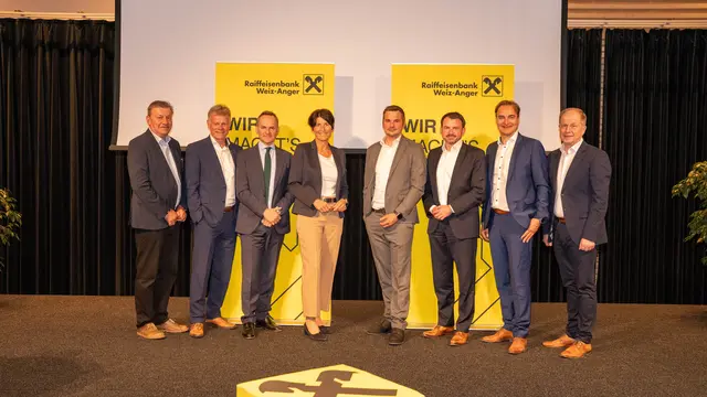 Das Team der Raiffeisenbank Weiz-Anger bei der Generalversammlung 2026.