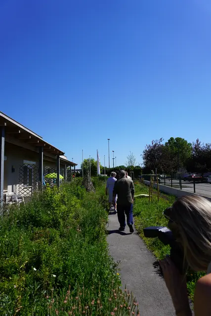 Im Anschluss an das Pressegespräch lud der Samariterbund zum Rundgang durch den Garten des Pflegekompetenzzentrums Siegendorf ein. | Foto: MeinBezirk/Barbara Babonitsch-Diewald