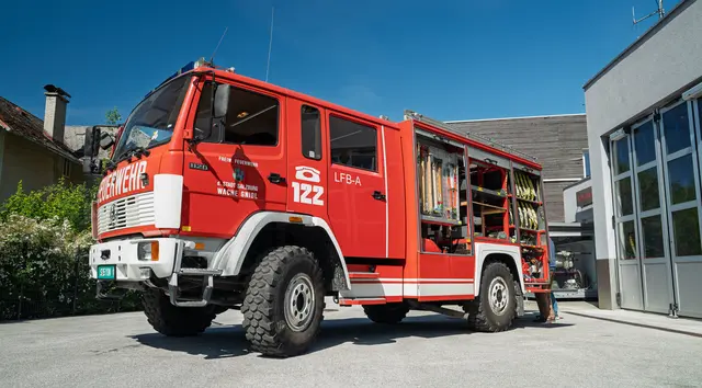 Mit einer Fahrzeugspende unterstützt die Freiwillige Feuerwehr Salzburg die Feuerwehr der Gemeinde Bugojno in Bosnien und Herzegowina. Übergeben wird ein Pumpenfahrzeug des Löschzugs Gnigl, das seit 1992 dort im Einsatz stand | Foto: Stadt Salzburg/Alexander Killer