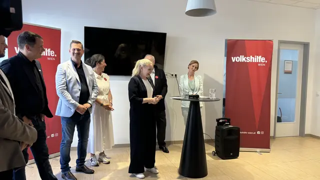"In der Obdach- und Wohnungslosenhilfe unterstützt der FSW gemeinsam mit über 30 Partnerorganisationen mehr als 13.200 Menschen ohne Obdach oder Wohnung", erläutert FSW-Geschäftsführerin Susanne Winkler. | Foto: Kathrin Klemm/MeinBezirk