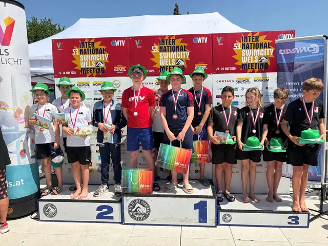Silber für die SVV-Staffel über 4 x 50 m Lagen (links)
v. l. n. r.: Moritz Edthofer, Jakob Edthofer, Kerim Dautovic, Nazar Muliarchuk | Foto: Tarik Dautovic / Schwimmverein Vöcklabruck