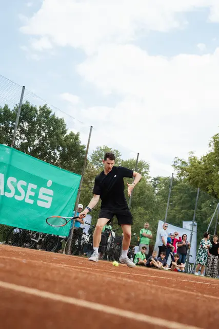 Bei der Aufschlagchallenge zeigt der Profi was in ihm steckt. | Foto: ELK