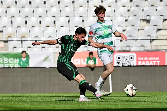 Trippleschlag: Wacker-Kapitän Rami Tekir hatte in der 45. Minute genügend Platz für einen platzierten Weitschuss zum 3:0! | Foto: Hassl