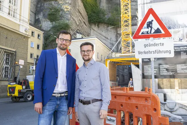 Politik, Festspiele und Verkehrsexperten informierten über Verkehrsplanung, Kommunikation und Maßnahmen zur Vorbereitung auf die Baustellenphase im Festspielbezirk. | Foto: Stadt Salzburg/Wildbild/Rohrer