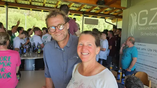 Lukas Heilingsetzer (Grüne GR in Scheiblingkirchen-Thernberg) mit Astrid Pfeifer. | Foto: Grüne Warth