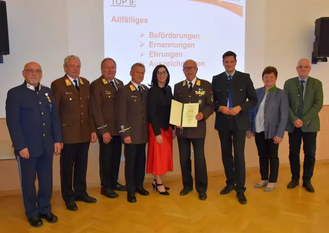 Walter Kracmar von der FF Spital am Semmering wurde mit dem Verdienstkreuz in Gold der Steiermärkischen Landesregierung ausgezeichnet. | Foto: BFVMZ Pusterhofer