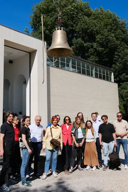 Die steirische Delegation vor dem österreichischen Pavillion.  | Foto: MeinBezirk/Antonia Unterholzer