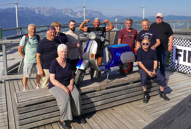 „Und wenn die VESPA nicht fährt, dann trag ich sie“ Günter Schachermayr am Grünberg!