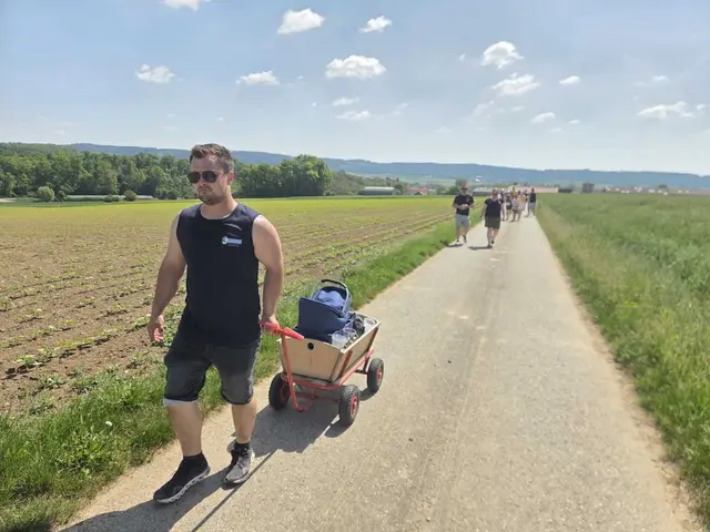 Die Strecke führte die Wandergruppe über eine rund acht bis neun Kilometer lange Strecke durch die Region. | Foto: Markus Kahrer