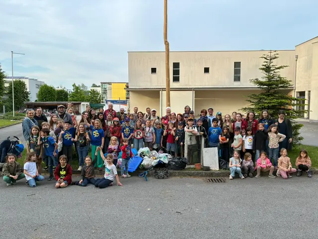 So viele fleißige und engagierte Menschen. Die Helfer und Helferinnen bei der Müllsammelaktion in Salzburg.  | Foto: Pfadfinder Salzburg 