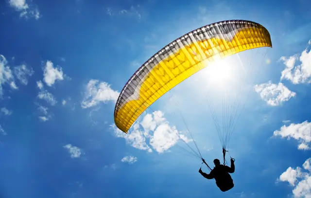 Nach der Erstversorgung wurde der Verletzte ins BKH Lienz geflogen. (Symbolfoto) | Foto: stock.adobe.com/at/Friedberg