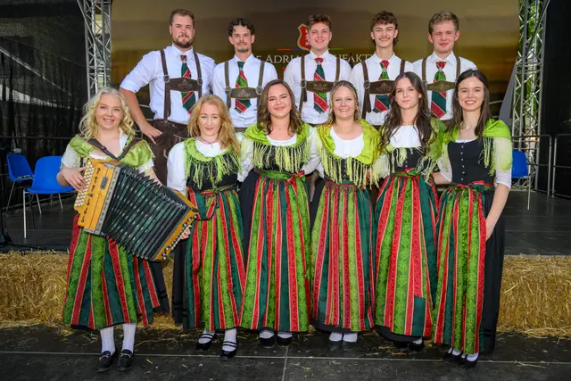 Die Landjugend Zweinitz tanzte auf | Foto: Thomas Hude