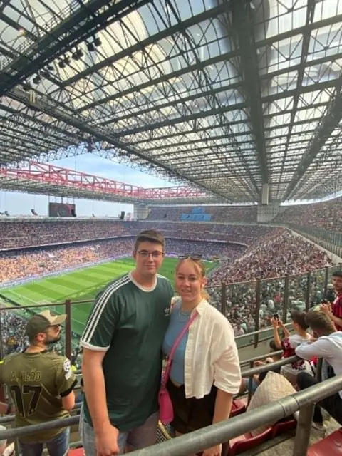 Michael Reitinger und Leonie Stammler haben schon einige Spiele der österreichischen Nationalmannschaft live gesehen. Das WM-Spiel in den USA wird Reitingers zehntes Länderspiel. | Foto: Stammler